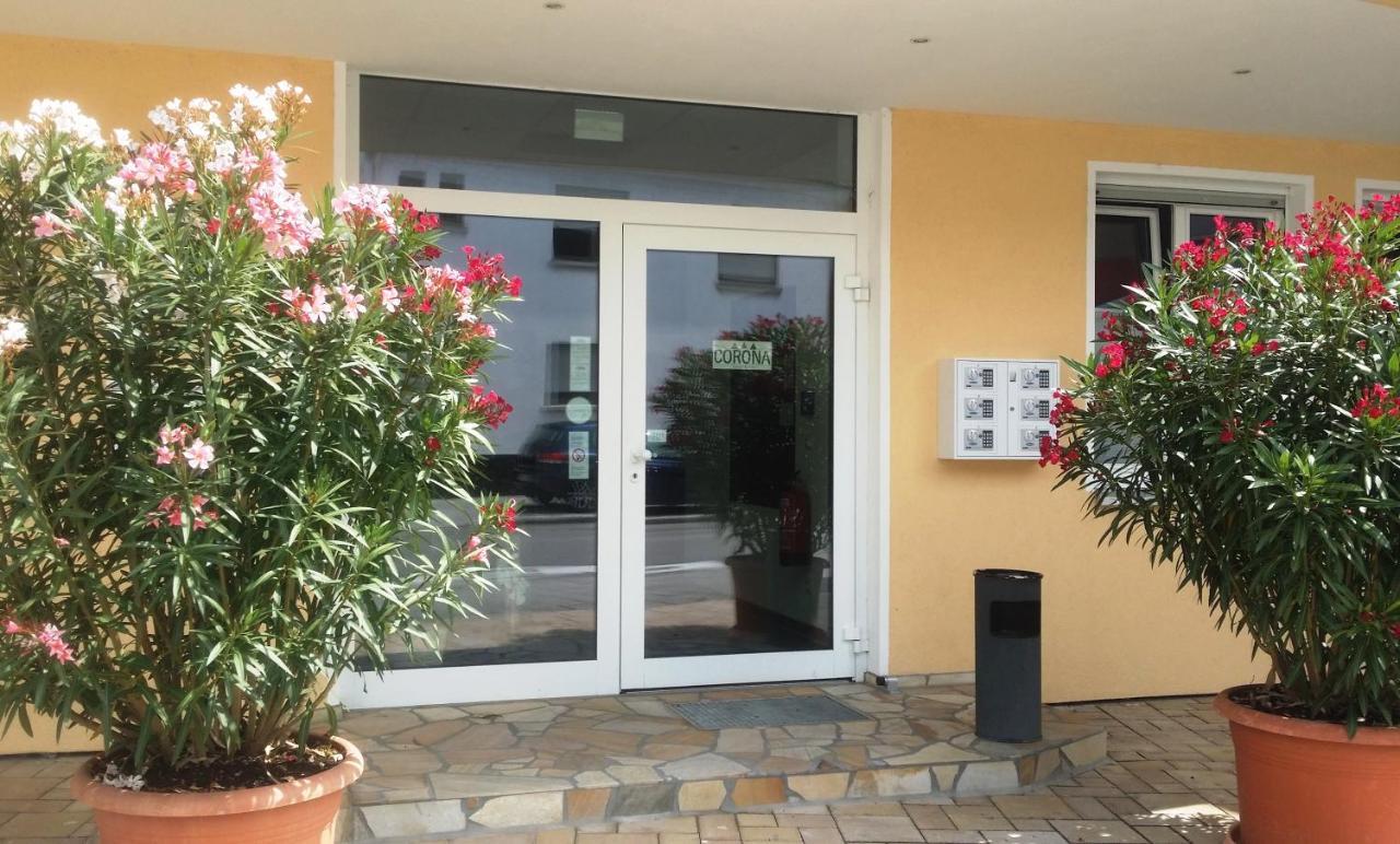 Pension Corona Forst  Екстериор снимка